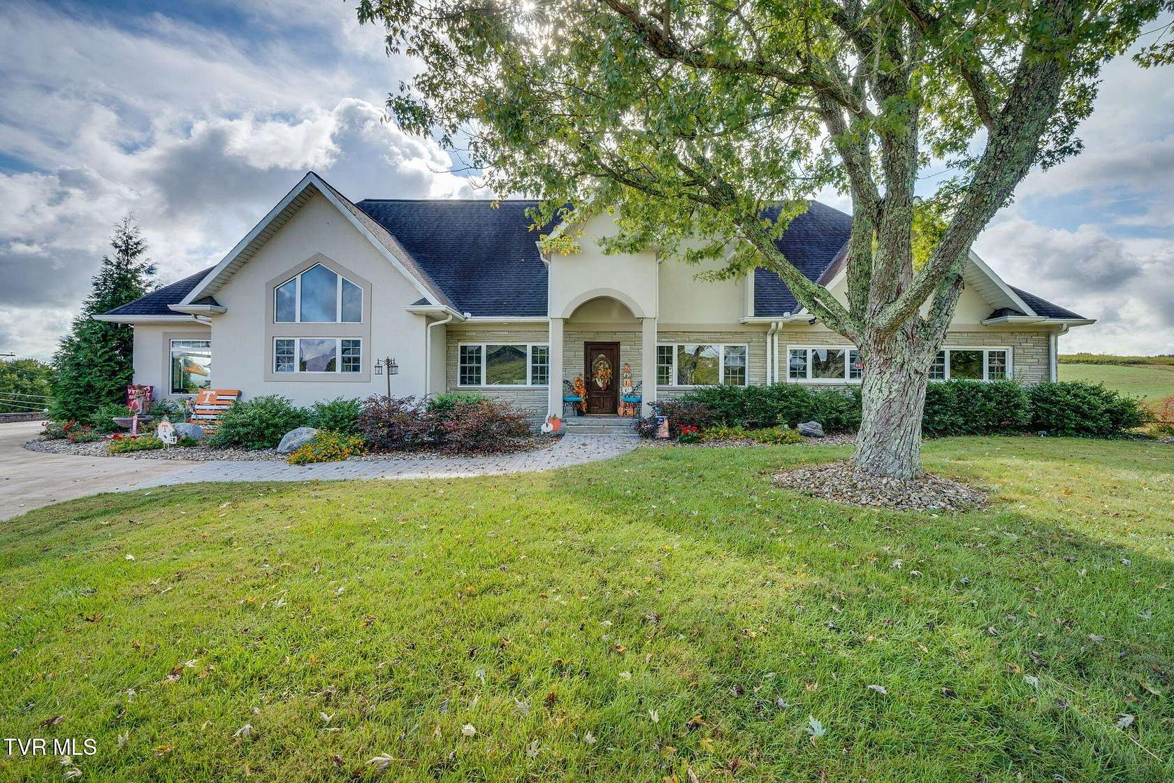 19 Acres of Land with Home for Sale in Rogersville, Tennessee