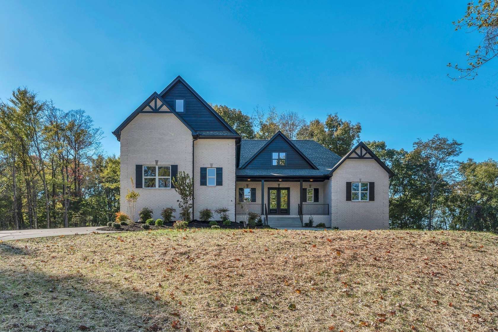 10.5 Acres of Land with Home for Sale in Hendersonville, Tennessee