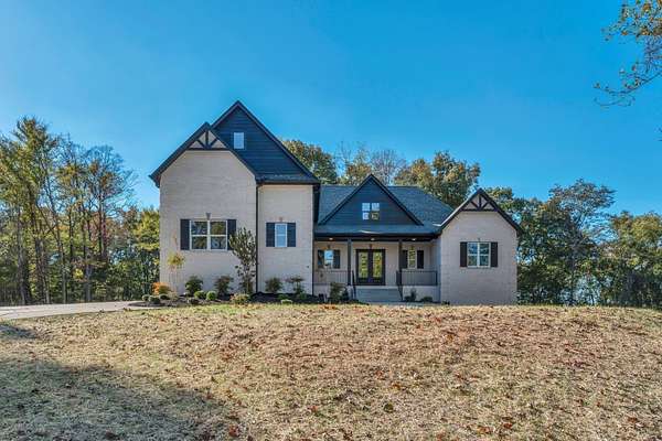 10.5 Acres of Land with Home for Sale in Hendersonville, Tennessee