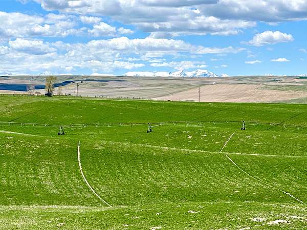 321 Acres of Agricultural Land for Sale in Manhattan, Montana