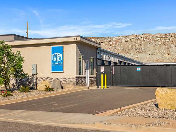 2.26 Acres of Improved Commercial Land for Sale in Washington, Utah