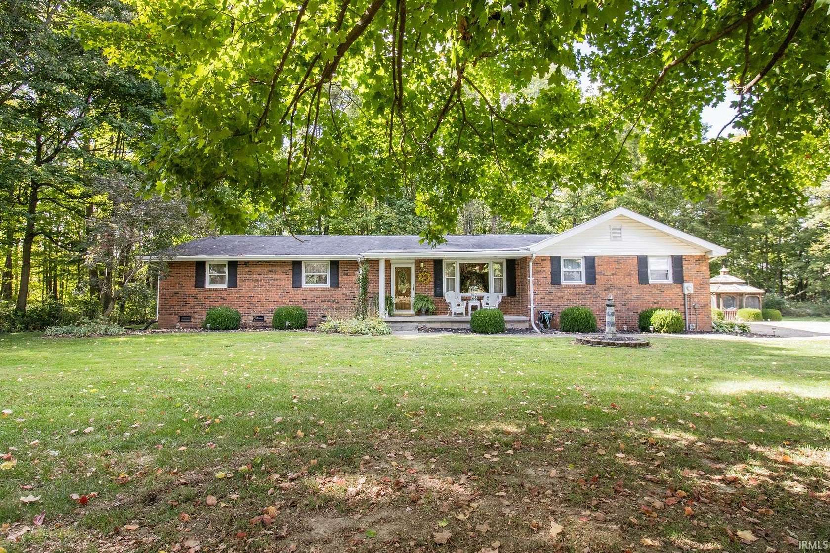 4 Acres of Residential Land with Home for Sale in Mooreland, Indiana