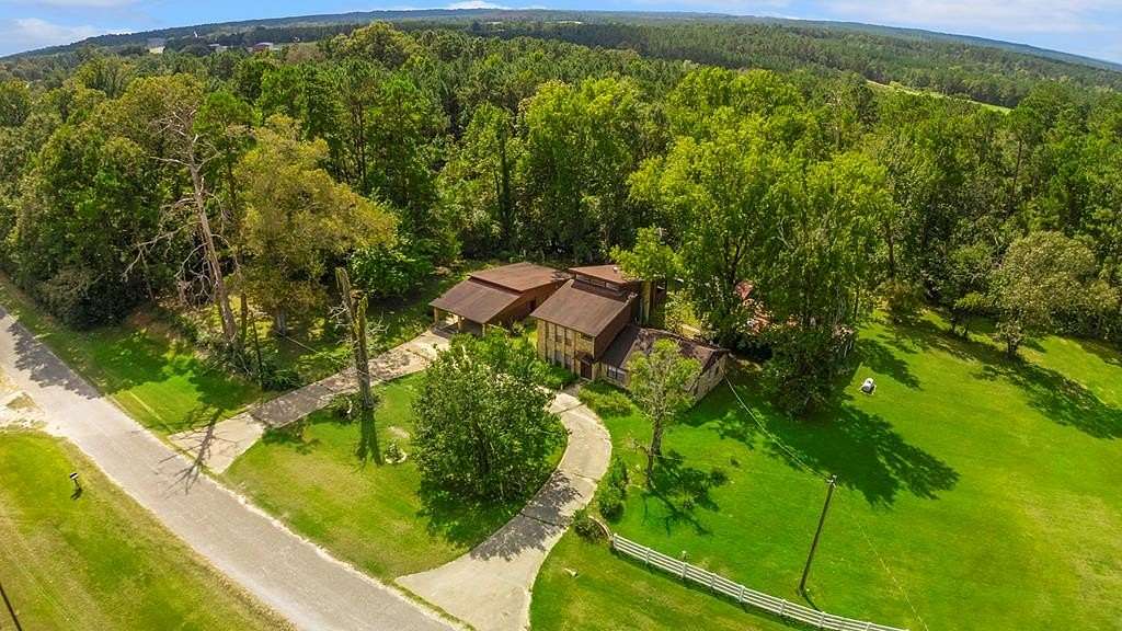 2 Acres of Residential Land with Home for Sale in Jasper, Texas