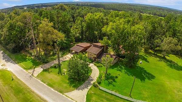 2 Acres of Residential Land with Home for Sale in Jasper, Texas