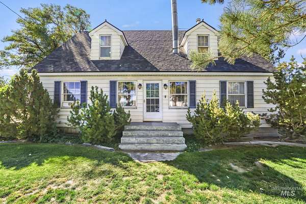 2 Acres of Residential Land with Home for Sale in Buhl, Idaho