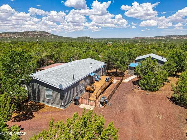 2.16 Acres of Residential Land with Home for Sale in Vernon, Arizona