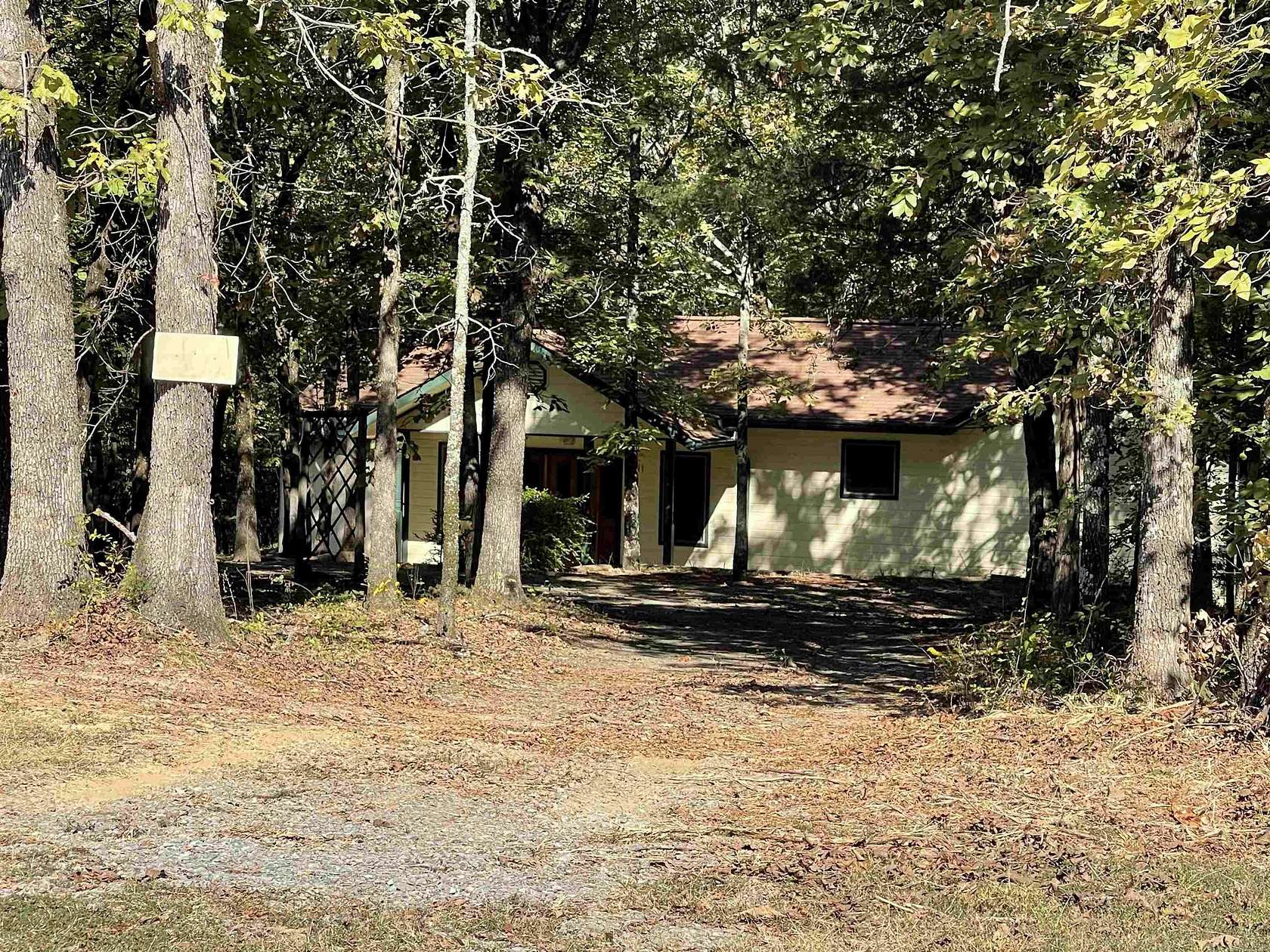 2.28 Acres of Residential Land with Home for Sale in Greenbrier, Arkansas