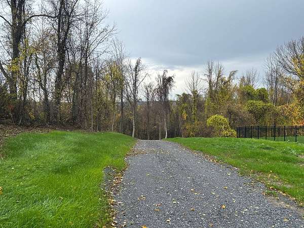 34 Acres of Land for Sale in Amsterdam, New York