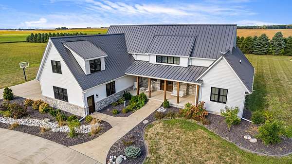 5 Acres of Residential Land with Home for Sale in St. Joseph, Illinois