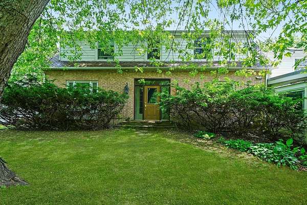 4.2 Acres of Residential Land with Home for Sale in Mettawa, Illinois