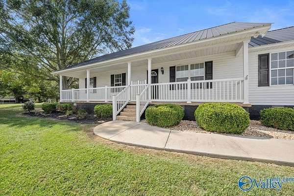 2 Acres of Land with Home for Sale in Boaz, Alabama