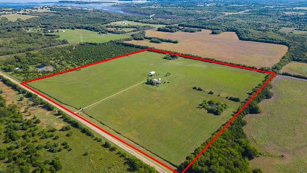 50 Acres of Agricultural Land for Sale in Windom, Texas