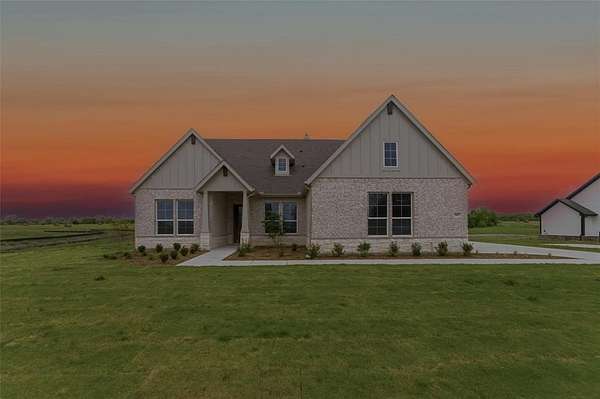 2 Acres of Land with Home for Sale in Blue Ridge, Texas