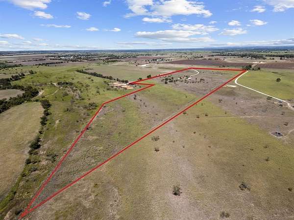 29.4 Acres of Agricultural Land for Sale in Hamilton, Texas