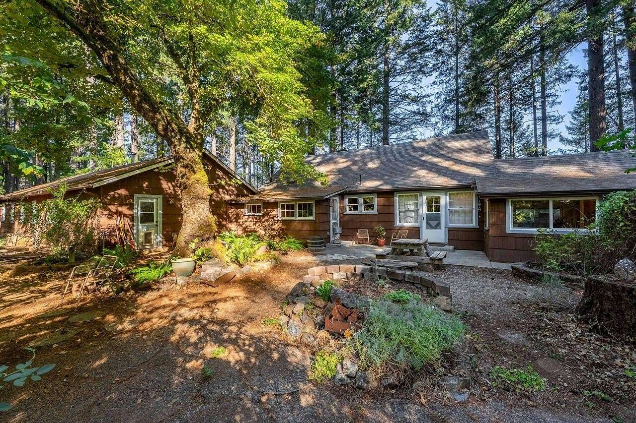 4.17 Acres of Residential Land with Home for Sale in Cave Junction, Oregon