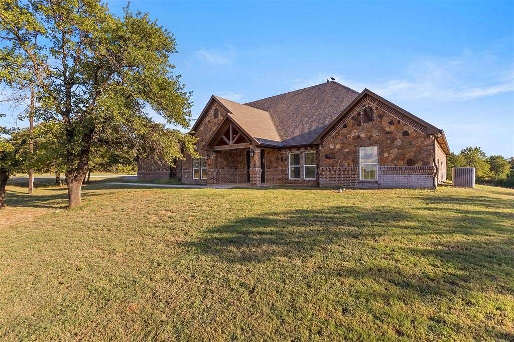 13.5 Acres of Land with Home for Sale in Decatur, Texas
