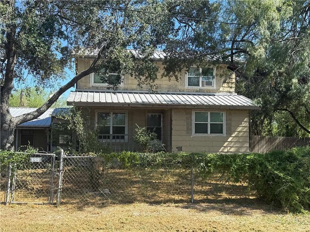 2 Acres of Improved Residential Land for Sale in Alice, Texas