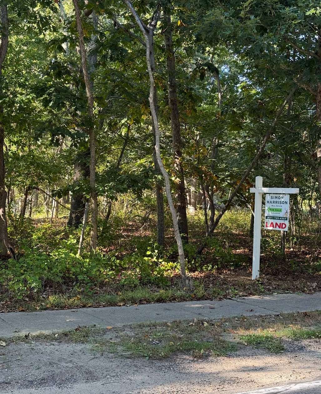 1.24 Acres of Land for Sale in East Hampton, New York