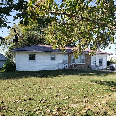 2 Acres of Residential Land with Home for Sale in Olney, Illinois