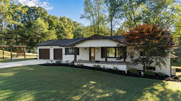 2 Acres of Residential Land with Home for Sale in Soddy-Daisy, Tennessee