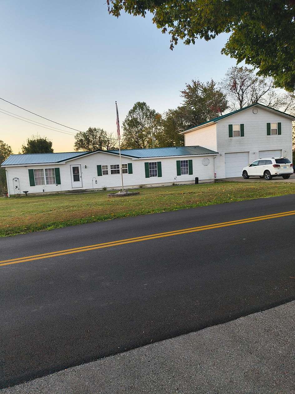 2.33 Acres of Residential Land with Home for Sale in Crab Orchard, Kentucky