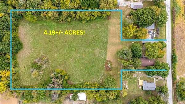 4.19 Acres of Residential Land with Home for Sale in Kansas City, Kansas