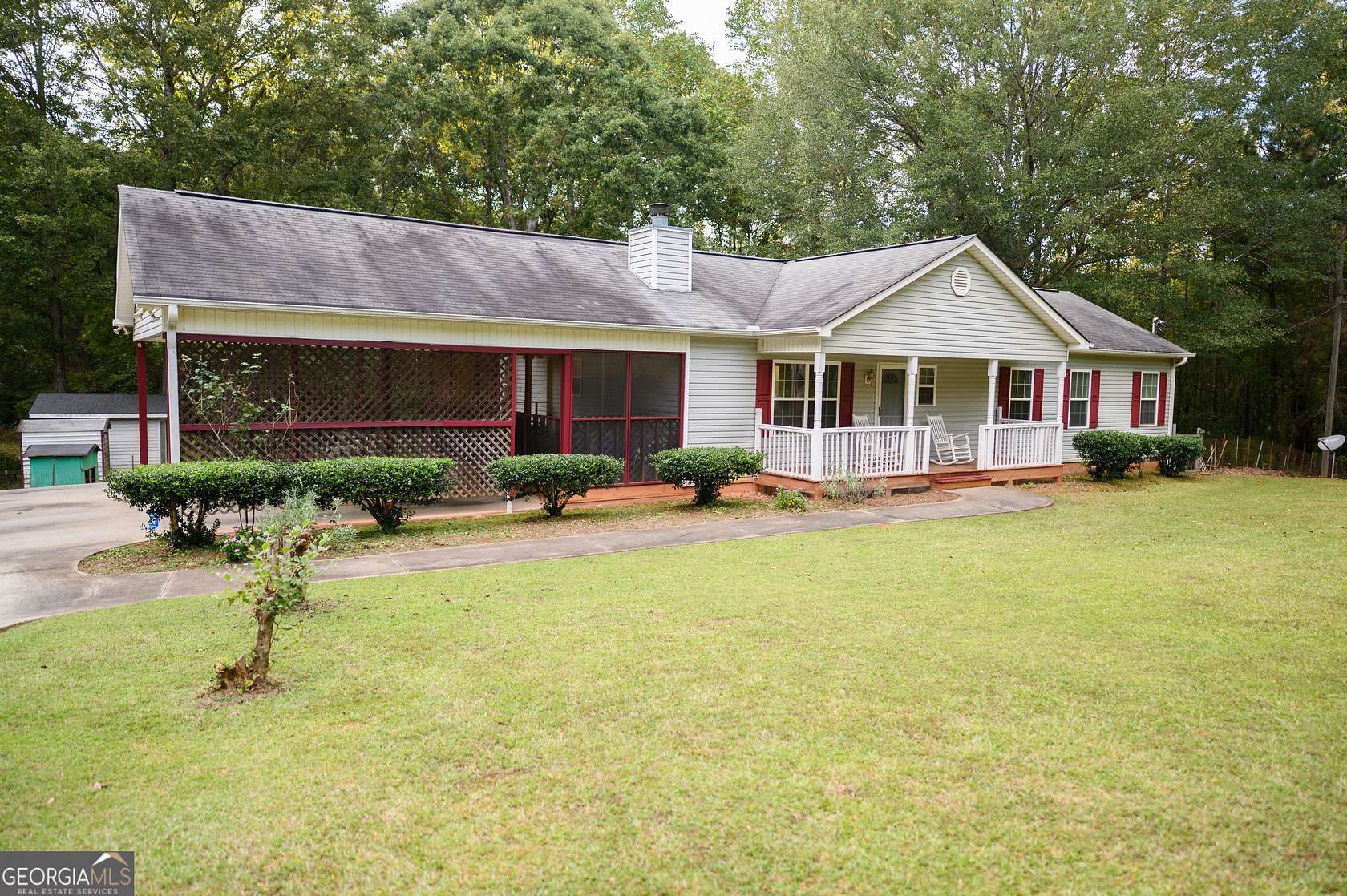 14.4 Acres of Land with Home for Sale in Union Point, Georgia