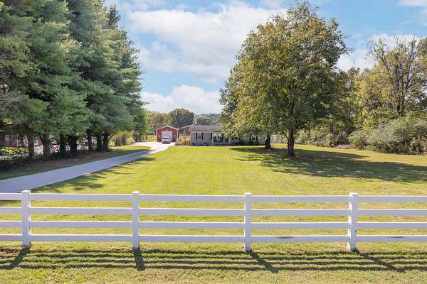 6.36 Acres of Land with Home for Sale in Columbia, Tennessee