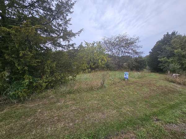 8 Acres of Residential Land for Sale in Higbee, Missouri