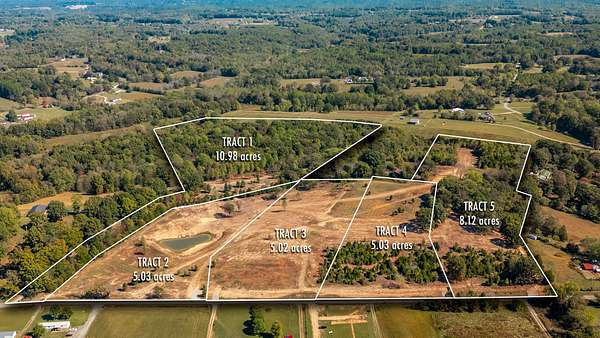 5 Acres of Residential Land for Sale in Bethpage, Tennessee