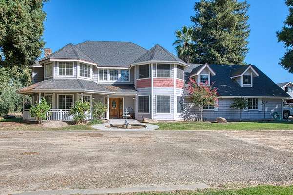 2.14 Acres of Residential Land with Home for Sale in Selma, California