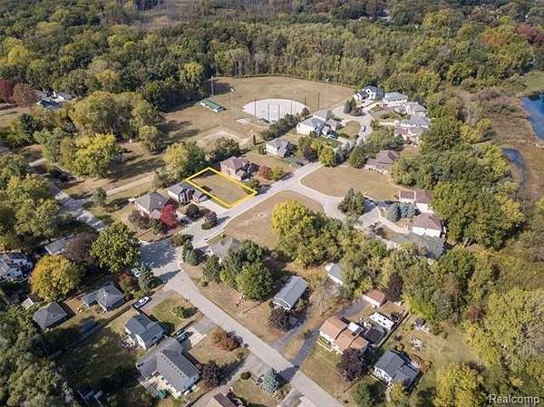 0.21 Acres of Residential Land for Sale in Waterford, Michigan