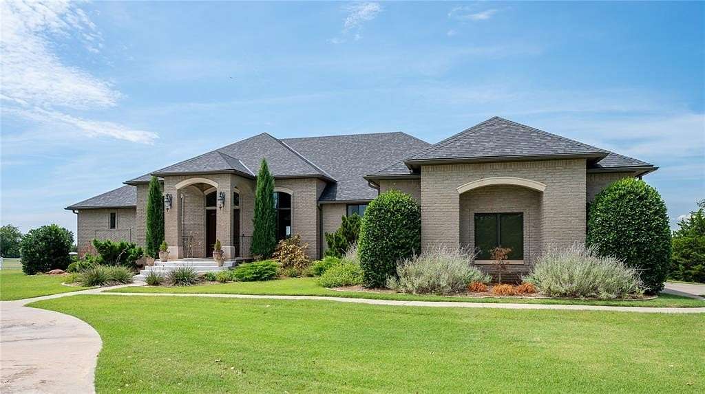 4 Acres of Residential Land with Home for Sale in Edmond, Oklahoma