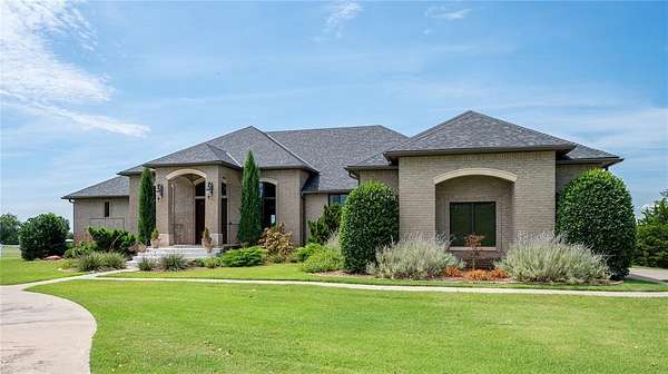 4 Acres of Residential Land with Home for Sale in Edmond, Oklahoma