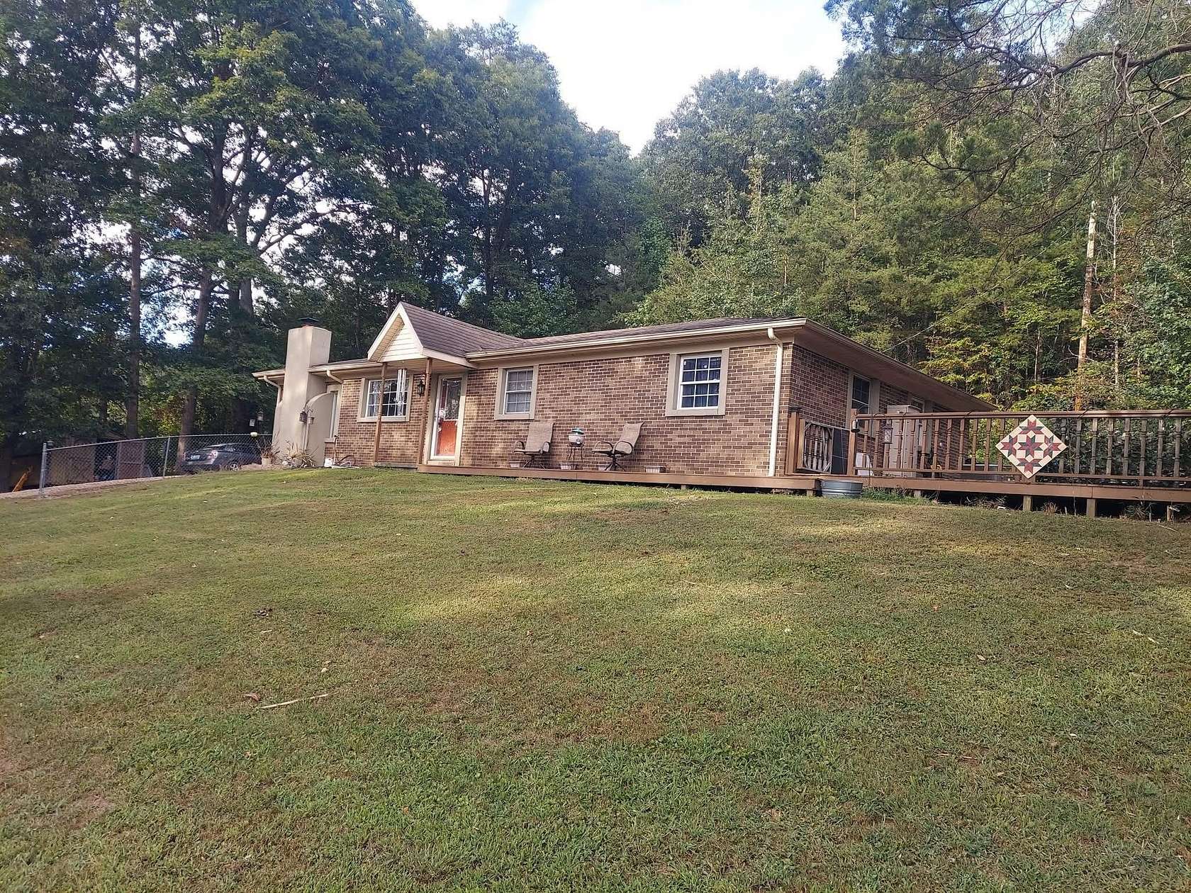 2 Acres of Residential Land with Home for Sale in Irvine, Kentucky