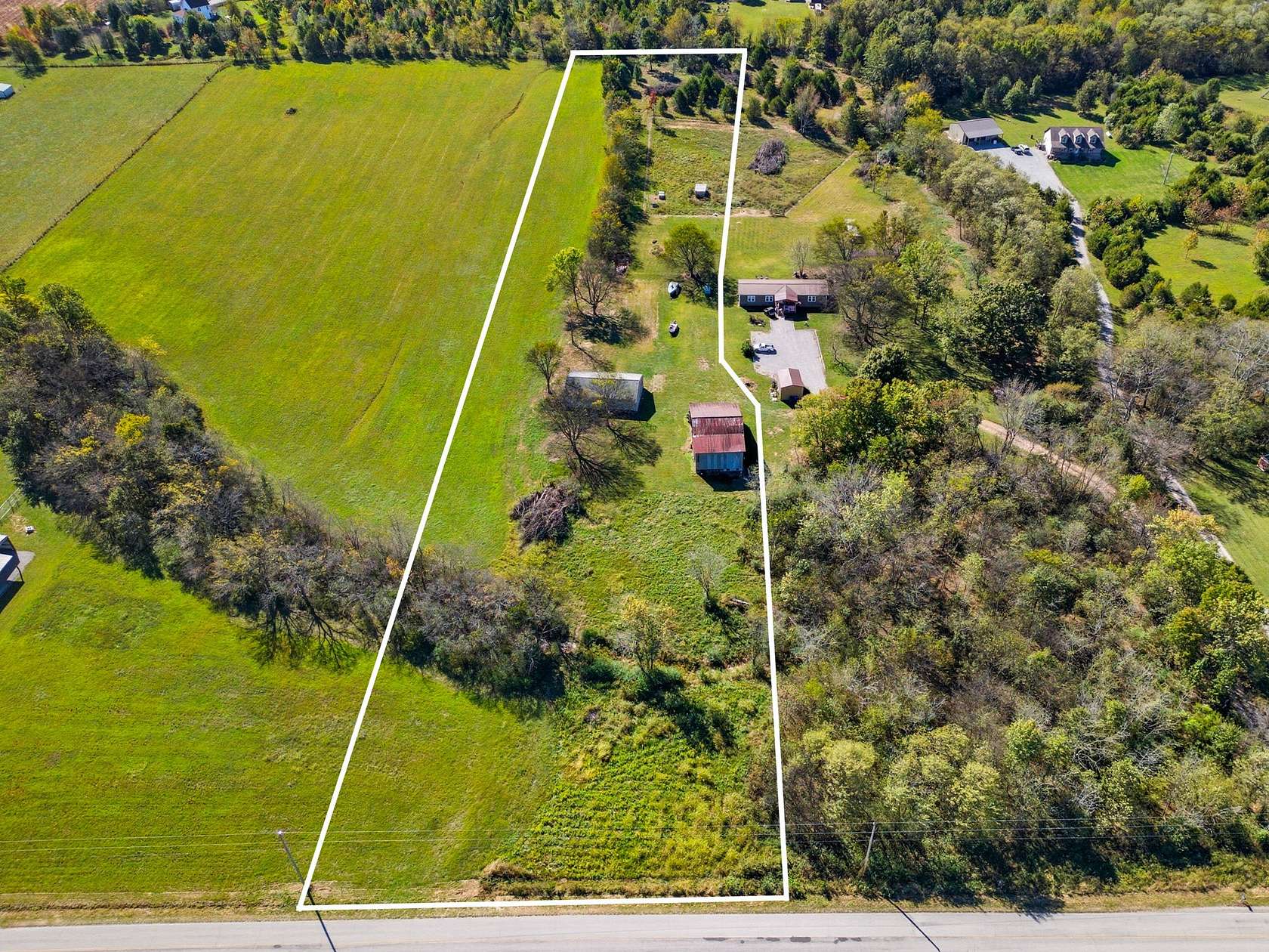 5 Acres of Residential Land for Sale in Portland, Tennessee