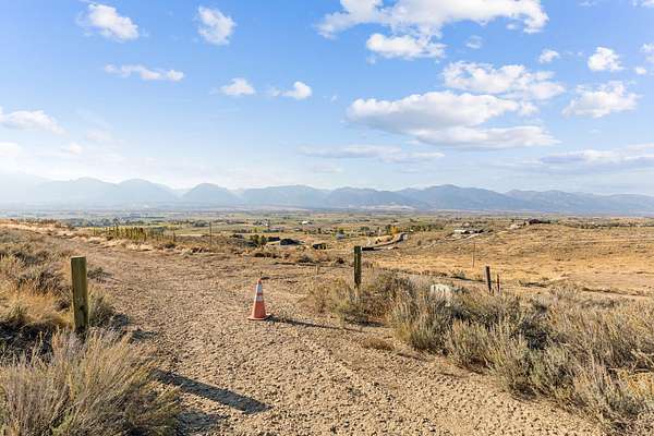 5 Acres of Residential Land for Sale in Corvallis, Montana