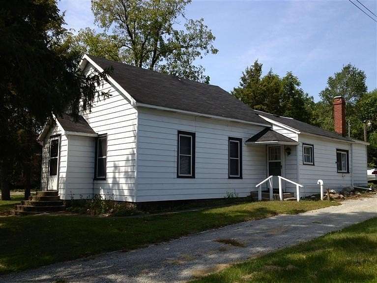 1.5 Acres of Residential Land with Home for Sale in North Judson, Indiana