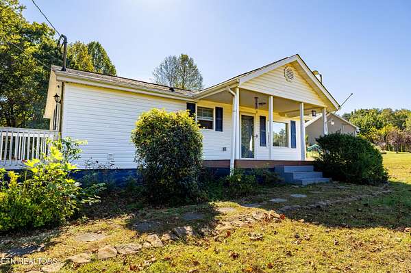 1.59 Acres of Residential Land with Home for Sale in Maryville, Tennessee