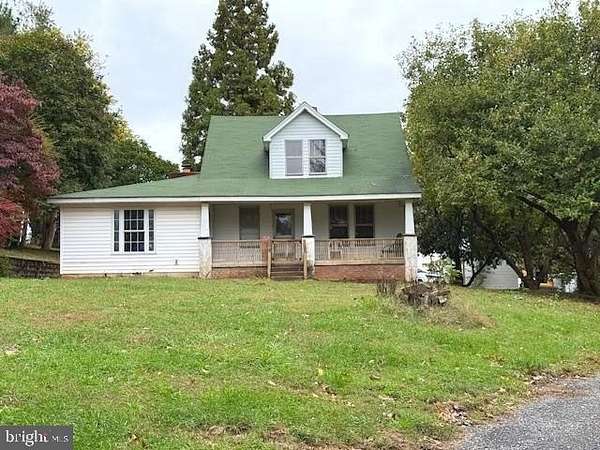 8 Acres of Residential Land with Home for Sale in Damascus, Maryland