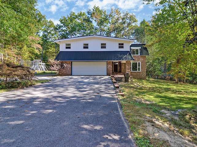 2.23 Acres of Residential Land with Home for Sale in Crossville, Tennessee