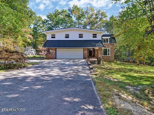 2.23 Acres of Residential Land with Home for Sale in Crossville, Tennessee