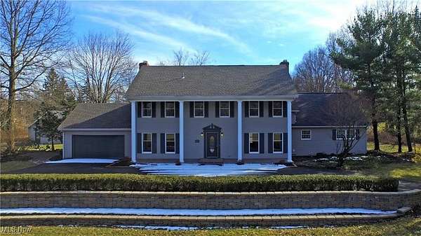 1.57 Acres of Residential Land with Home for Sale in Vienna, Ohio