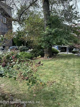 0.11 Acres of Residential Land for Sale in Staten Island, New York