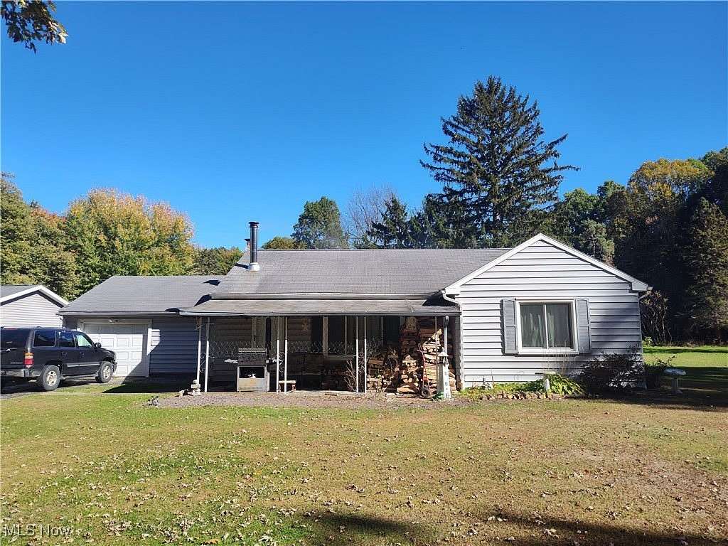 3.28 Acres of Residential Land with Home for Sale in Conneaut, Ohio