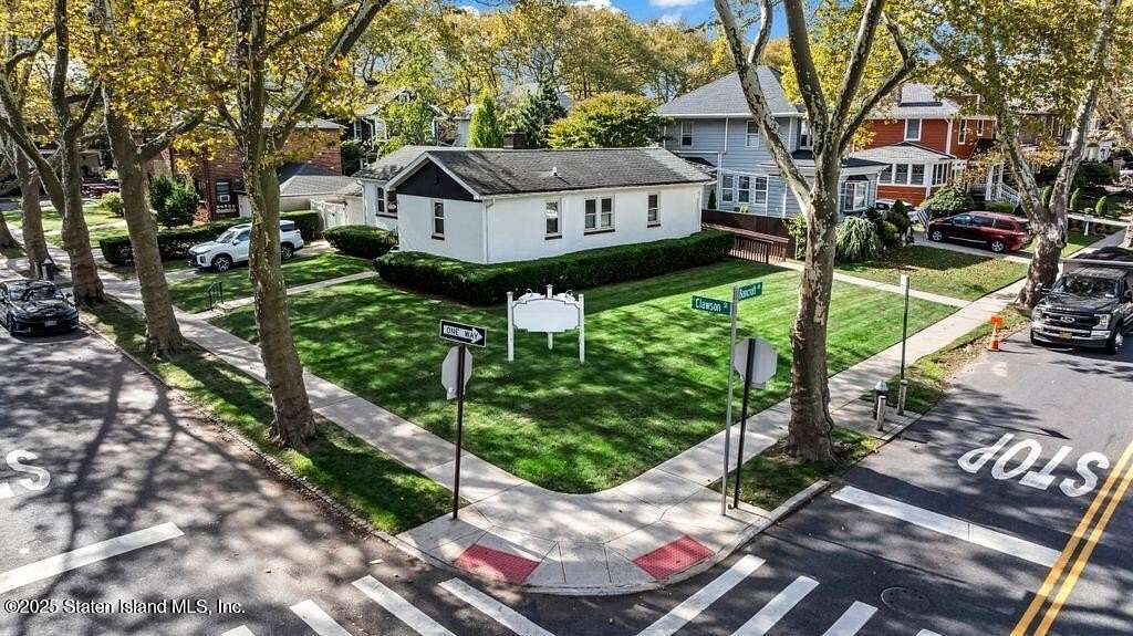 0.16 Acres of Mixed-Use Land for Sale in Staten Island, New York