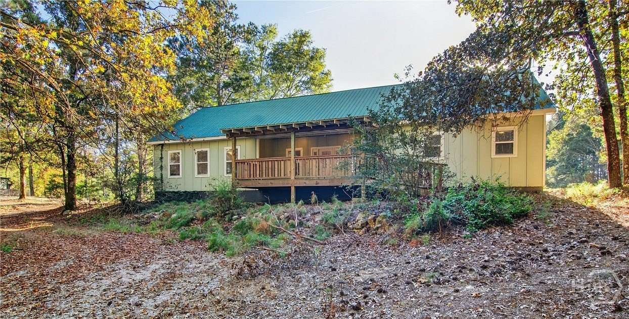 5.69 Acres of Land with Home for Sale in Colbert, Georgia