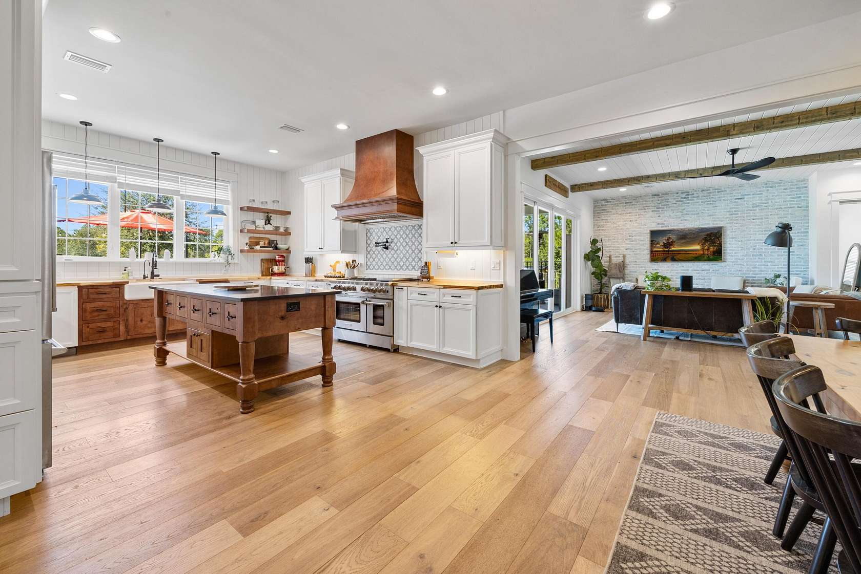 20.9 Acres of Land with Home for Sale in Ponce de Leon, Florida