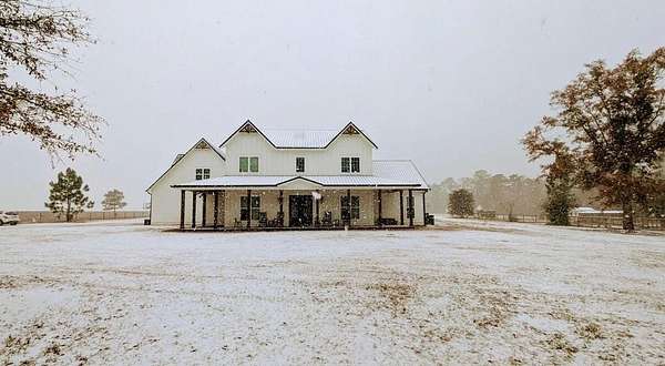 20.9 Acres of Land with Home for Sale in Ponce de Leon, Florida