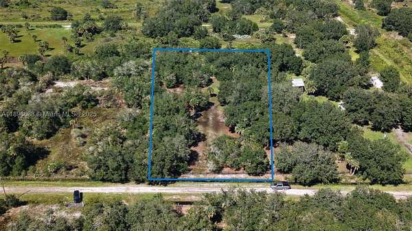 1.25 Acres of Residential Land for Sale in Okeechobee, Florida